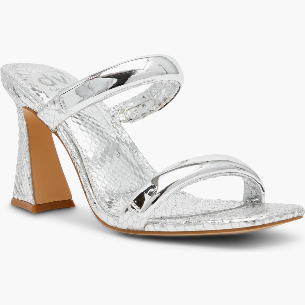 NWT DV by Dolce Vita silver snake-embossed "Yowsa" slide